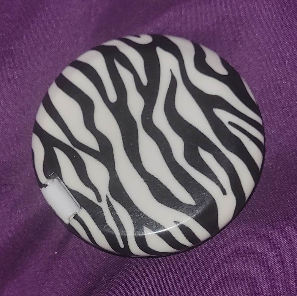 Zebra Compact Mirror
